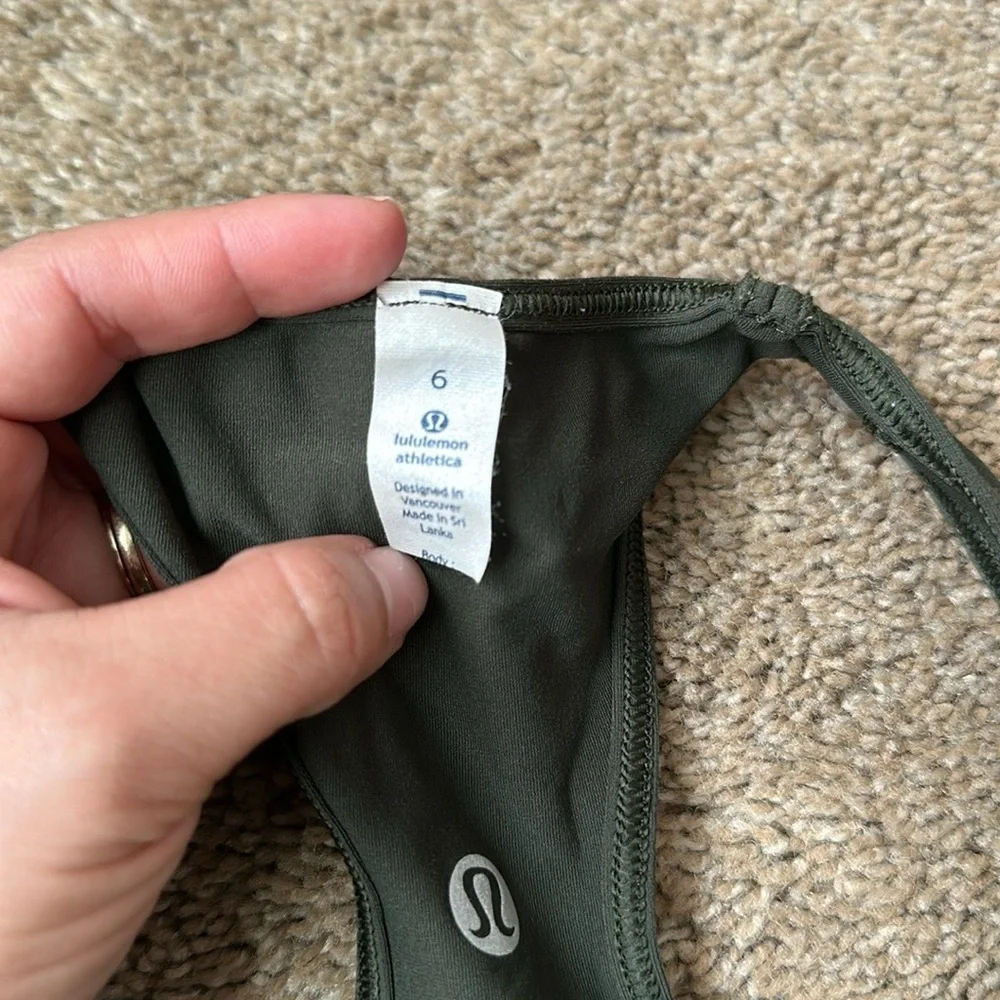 Lululemon tank women size 6 - Picture 5 of 5